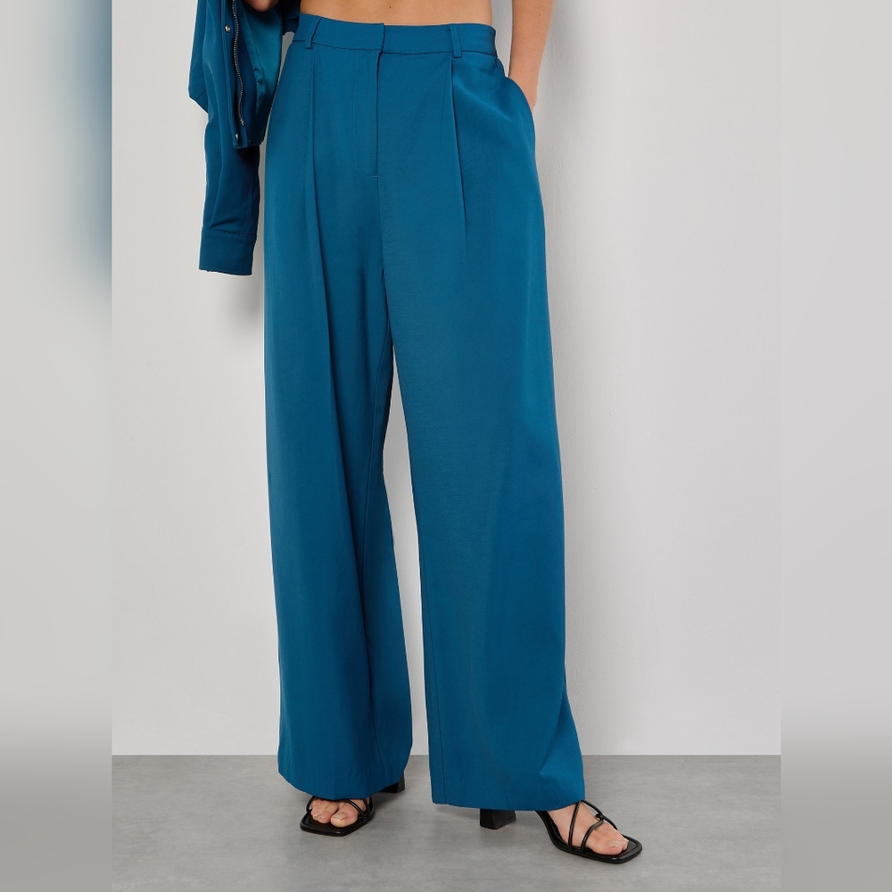 Pleat Trouser In Peacock Blue/Green